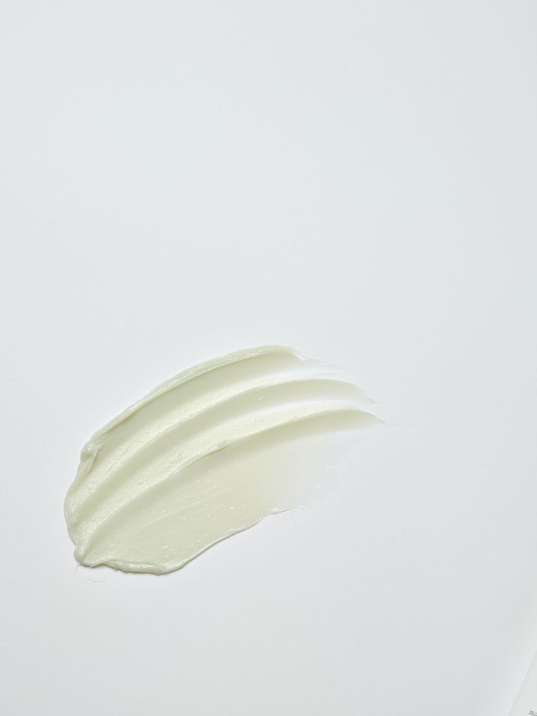 Round Lab Mugwort Calming Cleanser 150 мл — Успокаивающая очищающая пенка с морской полынью