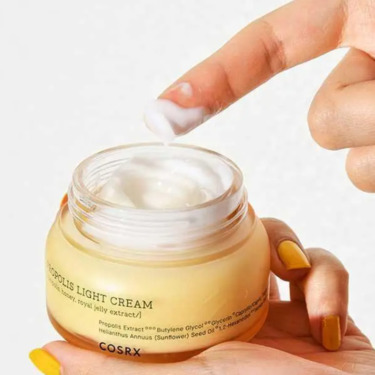 COSRX Propolis Light Cream 65 мл — Легкий крем на основе экстракта прополиса