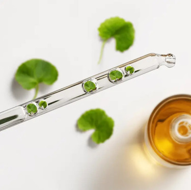 SKIN1004 Madagascar Centella Ampoule 55 мл — Заспокійлива та зволожуюча сироватка з азіатською центеллою