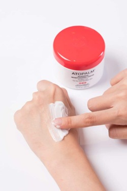 ATOPALM MLE Cream 65 мл Tube — Зволожуючий крем для сухої, зневодненої шкіри