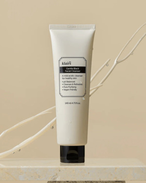 Dear Klairs Gentle Black Facial Cleanser 140 мл — м’яка пінка для вмивання з чорним трюфелем