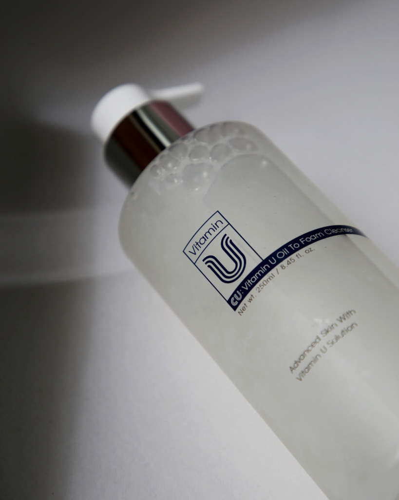 CUSKIN Vitamin U Oil To Foam Cleanser 250 мл — Нежное очищающее средство 2 в 1