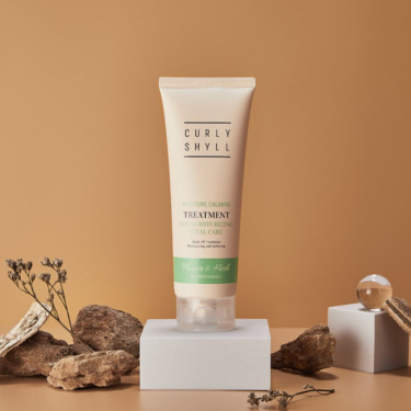 Curly Shyll Moisture Calming Treatment for Daily Care 250 мл — Зволожуюча маска-кондиціонер для пошкодженого волосся