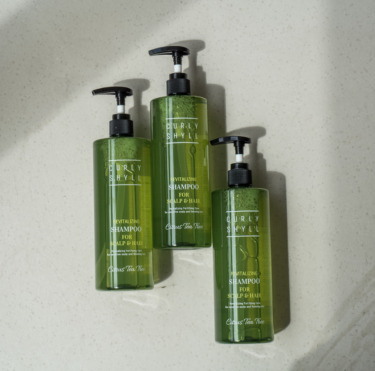 Curly Shyll Revitalizing Shampoo for Scalp&Hair 500 мл — Ревіталізуючий та зміцнюючий шампунь для шкіри голови та волосся