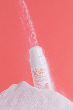 Benton Goodbye Redness Centella Powder Wash 80 г — Ензимна пудра з центеллою