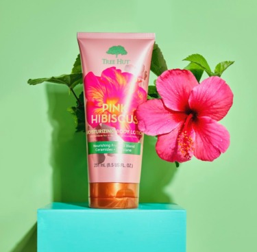 Tree Hut Pink Hibiscus Hydrating Body Lotion 251 мл — Лосьйон для тіла з ароматом гібіскусу і нотками малини