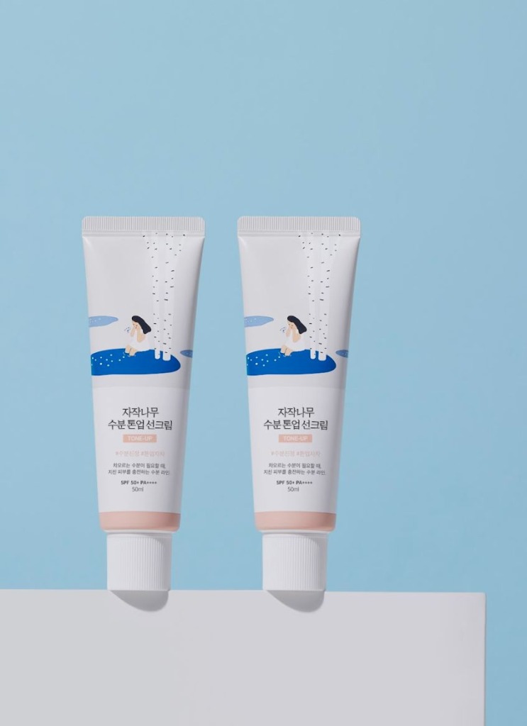 Round Lab Birch Juice Moisturizing Tone Up Sunscreen 50 мл — Солнцезащитный крем с тонирующим эффектом 