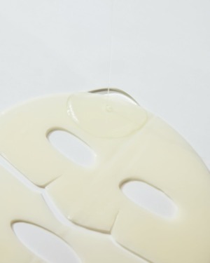 Biodance Radiant Vita Niacinamide Real Deep Mask — Освітлююча гідрогелева маска з вітаміном С та ніацинамідом