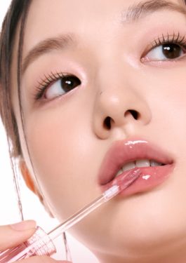 Rom&nd Glasting Color Gloss 06 Deepen Moor — Стійкий блиск для ефекту скляних губ в нюдово-коричневому відтінку